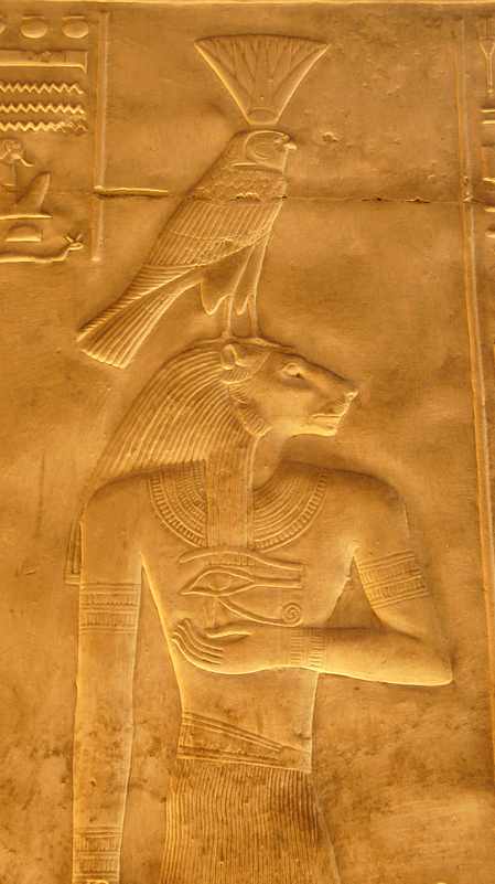 deesseSekmet-templedeLuxor.jpg