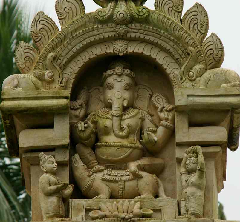dieuGanesha-Cholapuram.jpg
