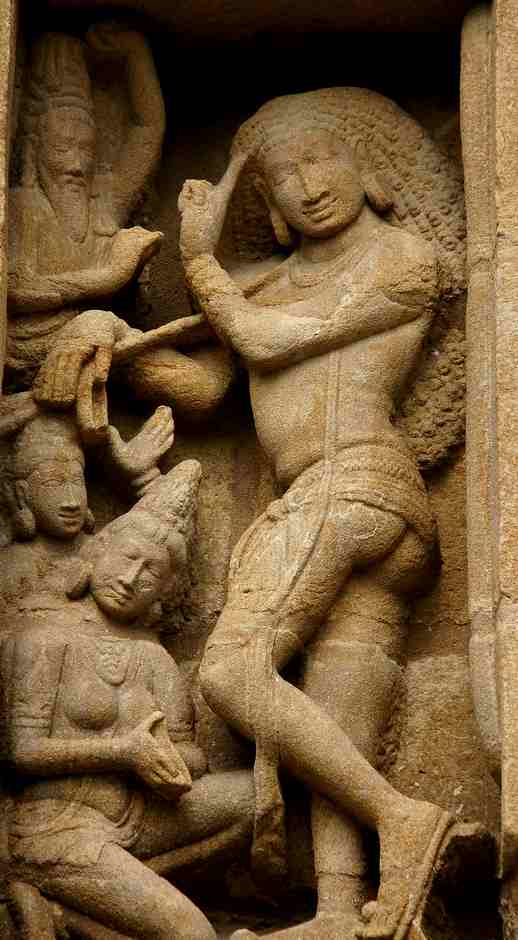 dieuShivamendiant-templedeKailasanatha.jpg